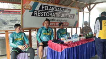 Kapolres Nganjuk Gowes ke Polsek Lengkong, Berikan Arahan Langsung ke Jajaran