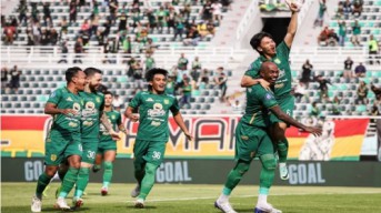 Pimpin Klasemen, Persebaya Surabaya Berhasil Pecundangi Persija Jakarta Dengan Skor 2-1 di Stadion Gelora Bung Tomo