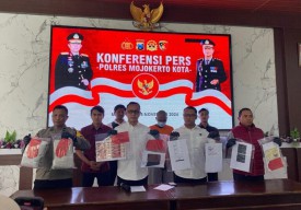 Suami Tega Jual Istri Untuk Kebutuhan Ekonomi dan Demi Fantasi Seks Secara Threesome