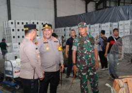 Kapolres Pelabuhan Tanjung Perak Bersama Forkopimda Cek Gudang KPU Jelang Coblosan Pilkada 2024