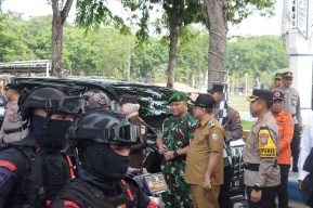 Cipta Kondisi Pilkada 2024, Personil TNI-Polri dan Pemkab Sampang Laksanakan Patroli Skala Besar