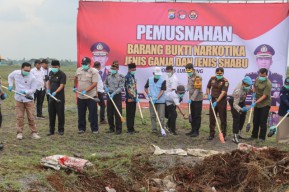 Pj. Bupati Lumajang Apresiasi Polisi Yang Berhasil Ungkap Lahan Ganja Terbesar di Pulau Jawa