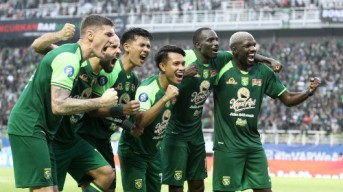 Tim Bajol Ijo Semakin Kokoh di Puncak Klasemen BRI Liga 1 Setelah Berhasil Terkam Singo Edan Dengan Skor 3-2 di Stadion GBT