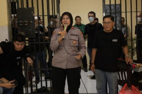 Tahanan Polrestabes Surabaya Laksanakan Ibadah Natal di Rutan Sat Tahti Polrestabes Surabaya