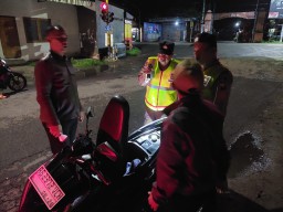 Polres Nganjuk Gelar Patroli Skala Besar Pasca Pungut Hitung Pilkada 2024