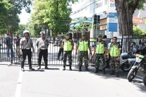 Polres Bondowoso Siagakan Personel Kawal Proses Rekapitulasi Hasil Pilkada Tingkat Kabupaten
