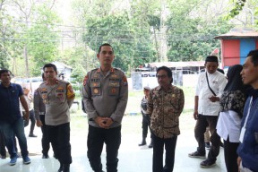 150 Personel Disiagakan, Kapolres Situbondo Pastikan Rapat Pleno Rekap Suara Pilkada Oleh KPU Aman