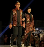 Dukung Industri Pariwisata dan Kearifan Budaya Lokal, Kapolres Ngawi Tampil Sarimbit di Event NBF 2024