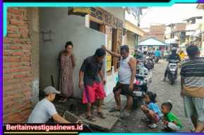 Antisipasi Banjir, Warga Gundih Lapangan Gotong-royong Bersihkan Saluran Air 