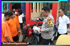Bawa Anak Saat Mencuri, Kapolres Bangkalan Ungkap Kasus Curanmor Dengan Pamerkan Tiga Tersangka