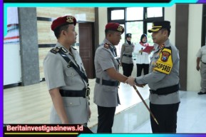 Kapolres Bangkalan Gelar dan Pimpin Upacara Sertijab Kasatreskoba di Aula Sarja Arya Racana 