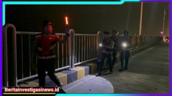 Sat Samapta Polres Bangkalan Gelar Patroli Benang Nilon Yang Nyangkut di Sepanjang Jembatan Suramadu