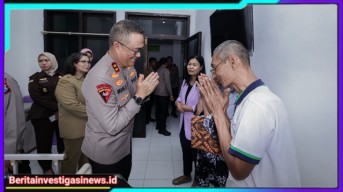 Kapolda Jatim Kunjungi RS Bhayangkara Kediri Beri Santunan Pasien dan Motivasi Tenaga Medis