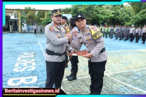Laksanakan Tugas Mulia, Kapolres Bangkalan Berikan Penghargaan Kepada 20 Personel Berdedikasi Tinggi dan Istiqomah