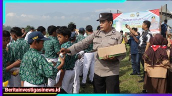 Polres Pasuruan Gelar Jumat Curhat, Bahas Kamtibmas Hingga Gerakan Minum Susu Bagi Anak - anak