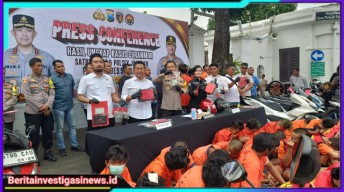 Satreskrim Polrestabes Surabaya Gelar Konferensi Pers Hasil Ungkap Kasus Curanmor, Sebanyak 42 Tersangka Diamankan
