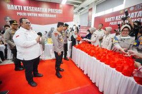 Kapolri Tinjau Bakti Kesehatan "Polri Untuk Masyarakat" di PT Tah Sung Hung, Brebes