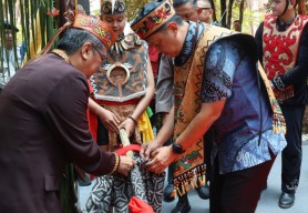Prosesi Adat Potong Pantan, Sambut Kedatangan Kapolda Kalteng Baru di Bumi Tambun Bungai