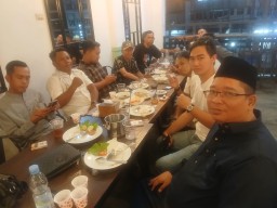 Riki Chairul Amri (RCA) Ketua Tim Relawan Silampari Adakan Acara Buka Bersama Tim Media Relawan Silampari