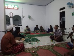 Pawai Malam takbiran menyambut Hari Raya Idul Fitri 1Sawal 1446 H di Desa Keramat Jaya, Kecamatan Cimanggu