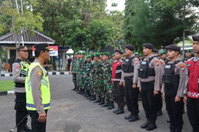 Personil Gabungan TNI-Polri Dan Pemkab Sampang Siap Amankan Halalbihalal Bupati Dan Wakil Bupati Sampang