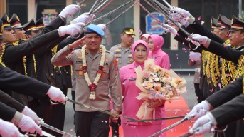Serah Terima Jabatan Kapolres Nganjuk Digelar dengan Tradisi Kehormatan