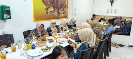 Perisai Gelar Halal bihalal Serta Arisan Bulanan di Rumah Makan Ikan Bakar Boos Surabaya