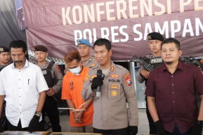 Satresnarkoba Polres Sampang Tangkap Kurir Narkoba, 938,73 Gram Sabu Disita