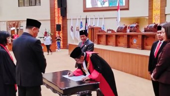 Royke Anter Resmi Dilantik sebagai Wakil Ketua DPRD Sulut Gantikan Billy Lombok