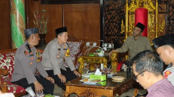 Kapolres Nganjuk Jalin Silaturahmi ke Tiga Ponpes di Tanjunganom 