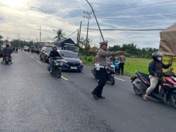 Satlantas Polres Sampang Gelar Ops Gabungan Periksa Kelengkapan  Kendaraan Bermotor