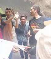 Pungli Kuasai Wisata Air Terjun  Tumpak Sewu, Polda Jatim Jangan Tutup Mata