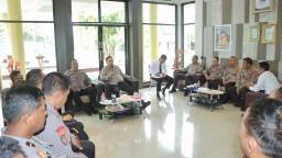 Kapolres Nganjuk Soroti Optimalisasi Pelayanan dan Keamanan Sejak Pagi hingga Dini Hari