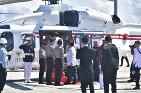 Helikopter AW 189 Polri Melaksanakan Pelayanan Penerbangan Kepresidenan untuk Presiden RI dan Presiden Perancis