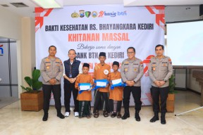 Sambut Hari Bhayangkara 79, Polres Kediri Kota Bersama RS Bhayangkara Kediri Dan Bank BTN Gelar Khitanan Gratis 
