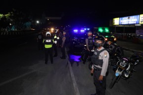 Polres Pelabuhan Tanjungperak Bersama TNI Gelar Patroli Skala Besar Pasca Pengesahan Warga Pesilat