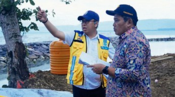 Kepala BWS Sulawesi I Tinjau Progres Pembangunan Pengaman Pantai Amurang, Tekankan Aspek Sosial dan Kualitas Teknis