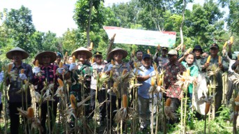Polres Nganjuk Ikuti Zoom dan Panen Raya Jagung Serentak Bersama Presiden RI Prabowo Subianto