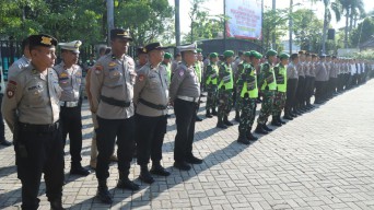 Polres Nganjuk Gelar Apel Pasukan dan Patroli Skala Besar Amankan Malam Takbiran Idul Adha 1446 H