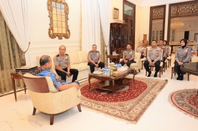 Dalam Rangka HUT Bhayangkara ke-79, Tim Mabes Polri Lakukan Anjangsana ke Mantan Kapolri Jenderal (Purn) Drs. Badrodin