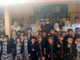 Bupati Pandeglang Hj.Rd.Dewi Setiani, S.Sos, MA. Kunjungi TK Nusa Indah dan program Sekolah Rakyat Desa Tangkilsari