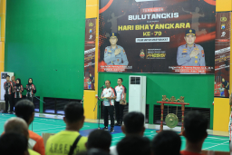 Kapolda Jatim Buka Turnamen Bulutangkis Sambut Hari Bhayangkara ke - 79
