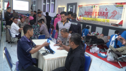 Sambut Hari Bhayangkara ke-79, 100 Personel Polres Pasuruan Donor Darah untuk Kemanusiaan