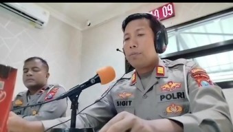 AKP Sigit Ekan Sahudi, S.H., M.M., Berdialog di RRI Sampang, Sosialisasi Mengenai Kendaraan Kelebihan Muatan