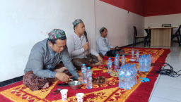 Aliansi Madura Indonesia Gelar Bakti Religi Berupa Khataman Al-Qur'an Saat Peresmian Kantor Baru