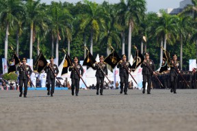 Presiden Hadiahi Penghargaan Nugraha Sakanti dan Tanda Kehormatan Bintang Bhayangkara Nararya 