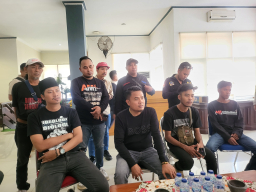Ami Lawan Mafia Narkoba! Dprd Jatim Akan Dikubur Sampah