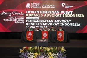 DPP Kongres Advokat Indonesia Gelar Pengangkatan Advokat Baru Di Whiz Luxe Hotel Spazio Surabaya