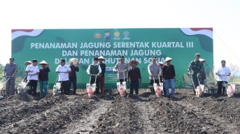 Kapolda Jatim Pimpin Penanaman Jagung Serentak di Nganjuk, Dukung Target Nasional 10 Juta Ton
