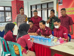 Lapas Narkotika Pamekasan Gelar Tes Urine Massal Bagi Petugas dan Warga Binaan, Seluruh Hasil Negatif
